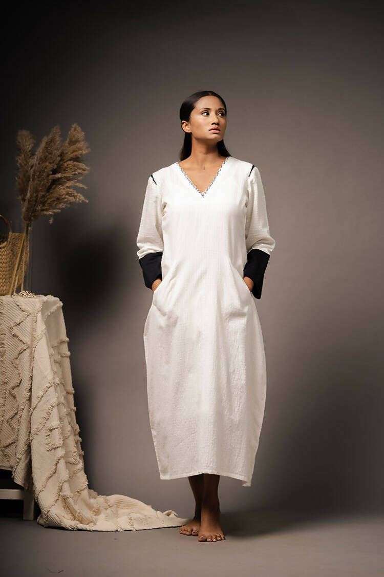 Taraasi Women's White Handwoven Beautiful Hand Stitches Dress