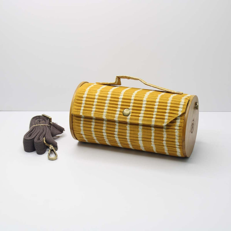 Lukka Chuppi  Stylish and Chic Wooden Round Sling Bag Combo For Women