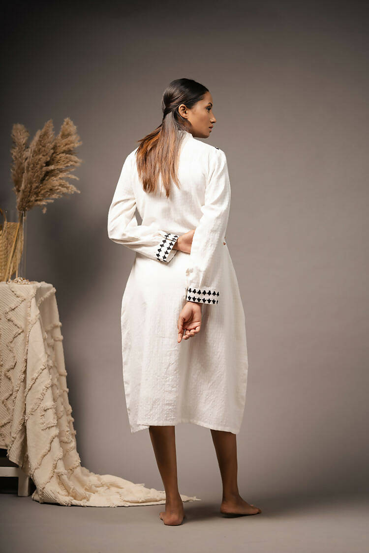 Taraasi Women's White Handwoven Cotton Hand Embroidered Dress