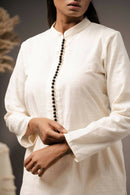 Taraasi Women's Ivory Organic Cotton Hand Embroidered Kurta