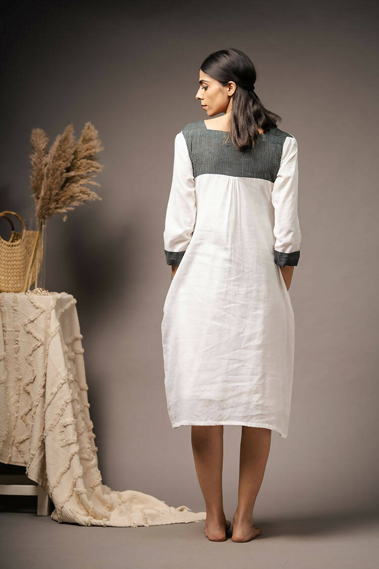 Taraasi Women's Black And White Hand-spun Muslin Cotton And Striped Fabric Dress