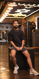 Solid Oversized Men T-shirt in Midnight Black