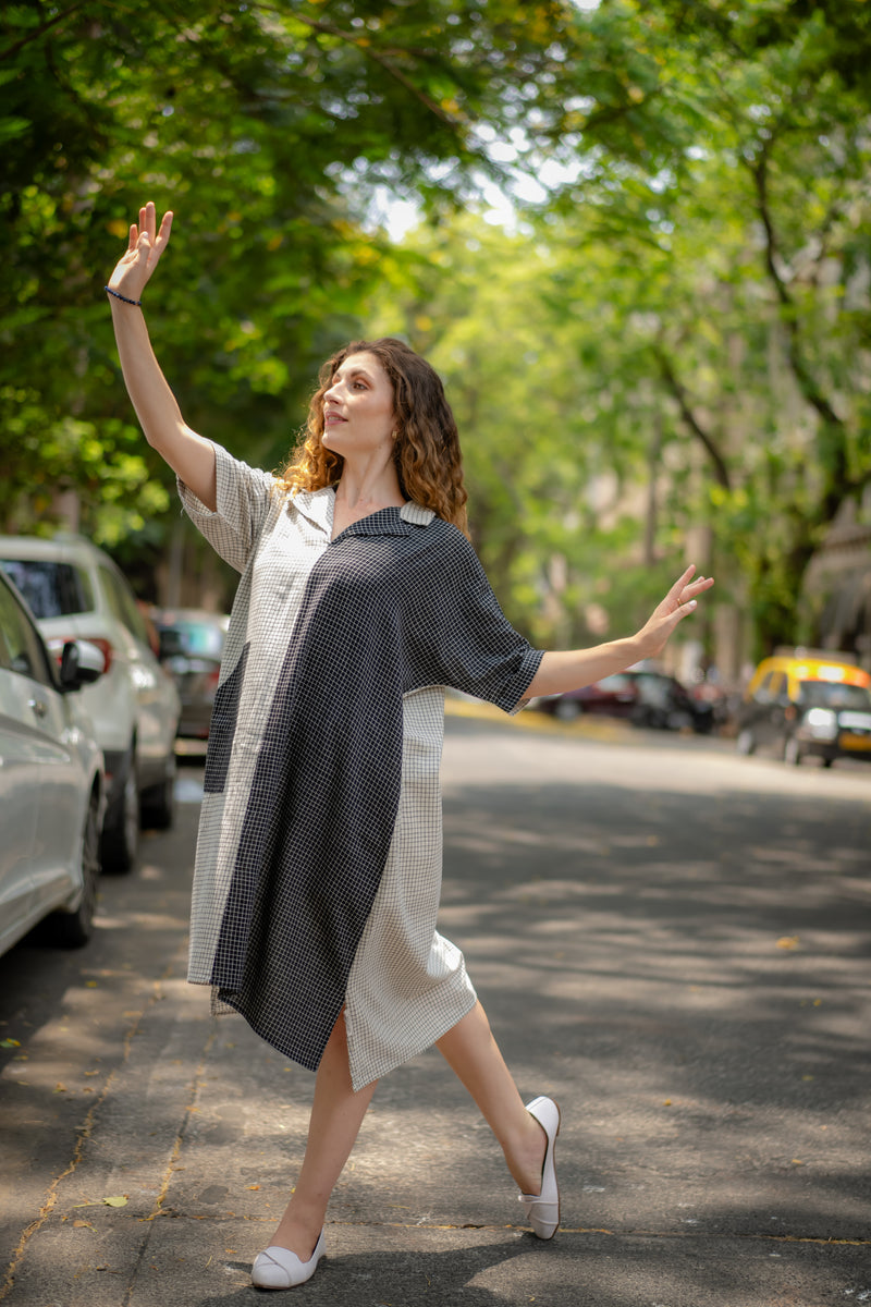 Krushnachuda Krushnachuda Black & White Kimono Handloom Dress Dyed Naturally