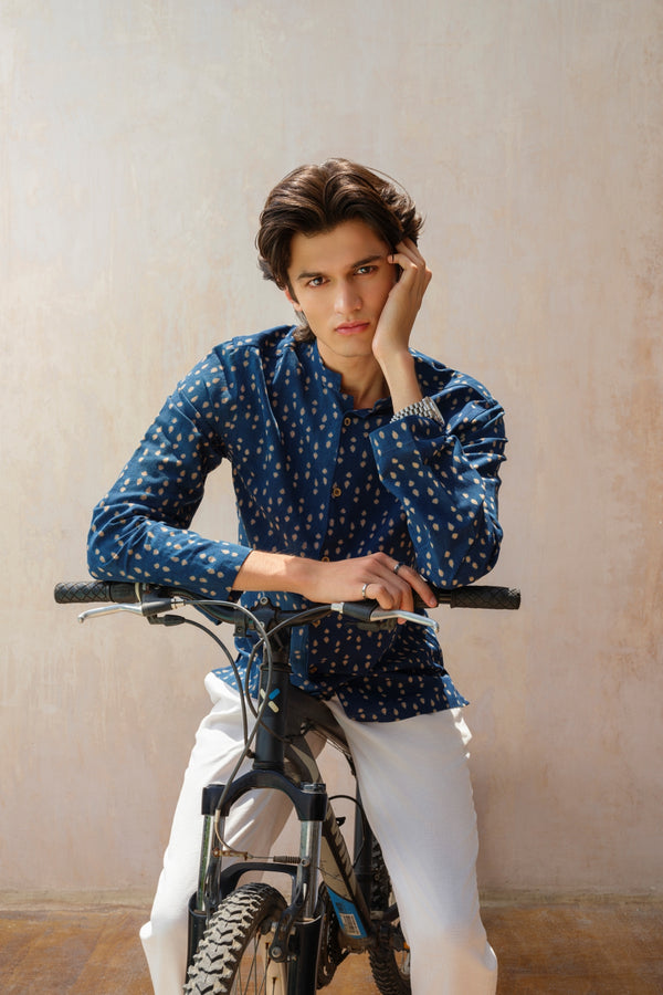 Vasudhaa Vastrram Aatman - Men's Block Printed Bamboo and Linen Indigo Blue Full Sleeve Shirt