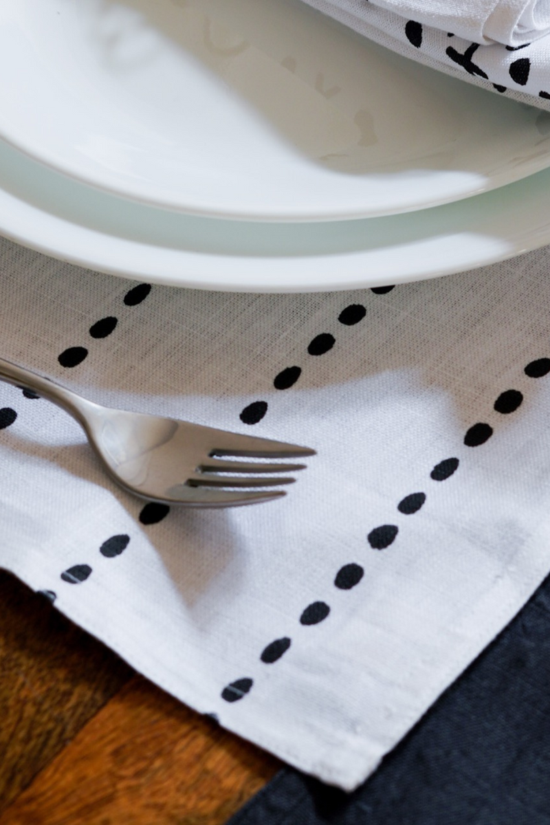 Cross White Table Mat