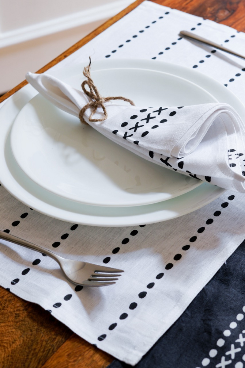 Cross White Table Mat