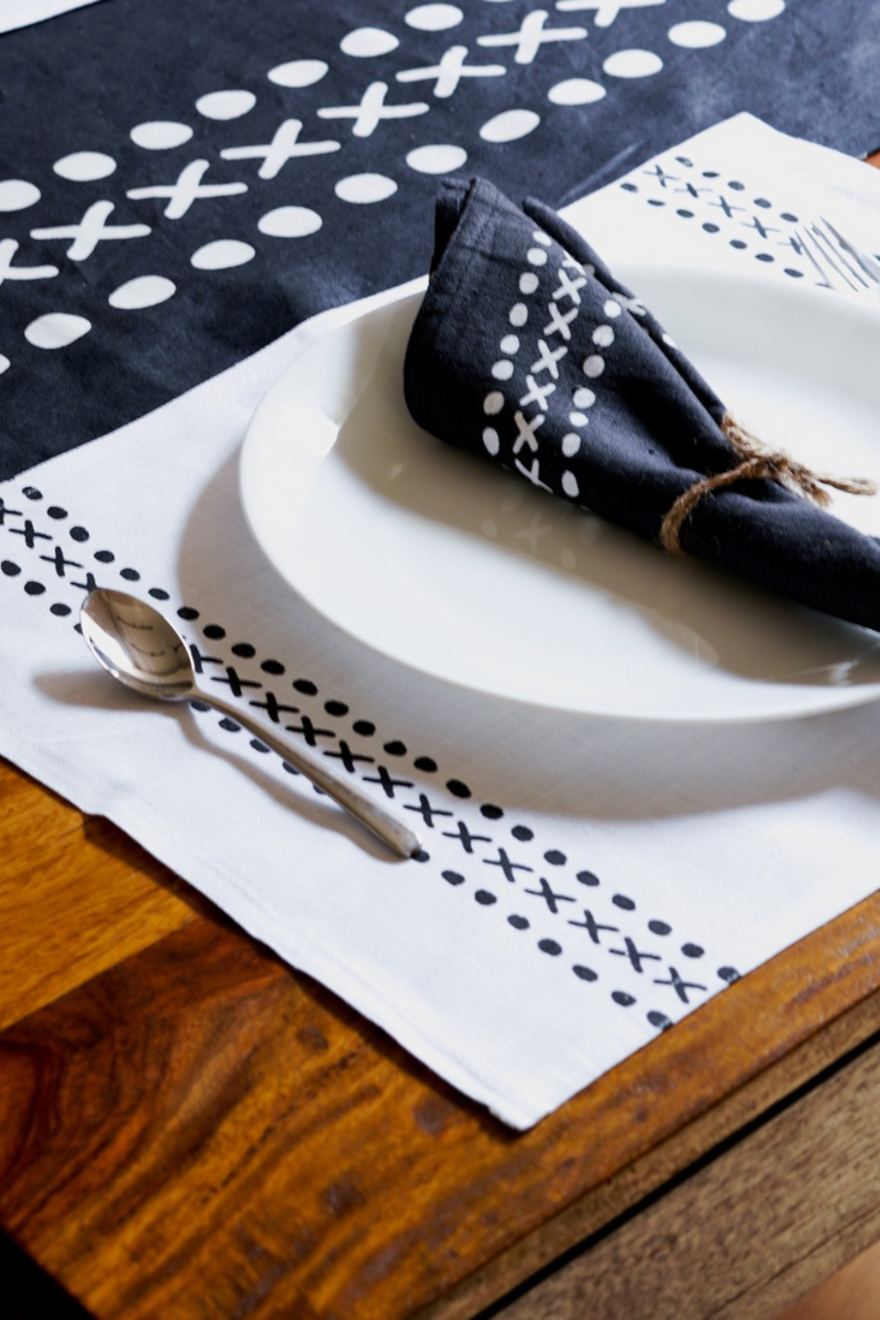 Cross White Table Mat