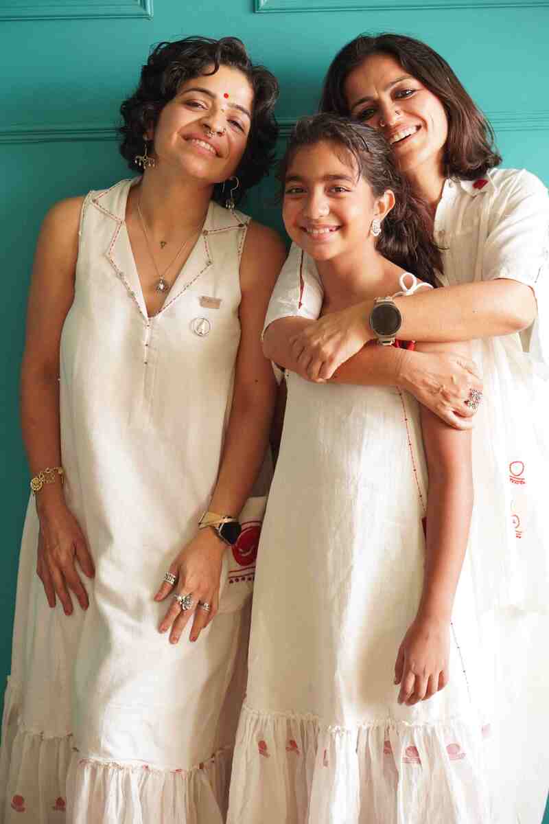 Shvet Kids- Maxi dress | Comfortable Handloom Maxi Dress for Girls | Prathaa