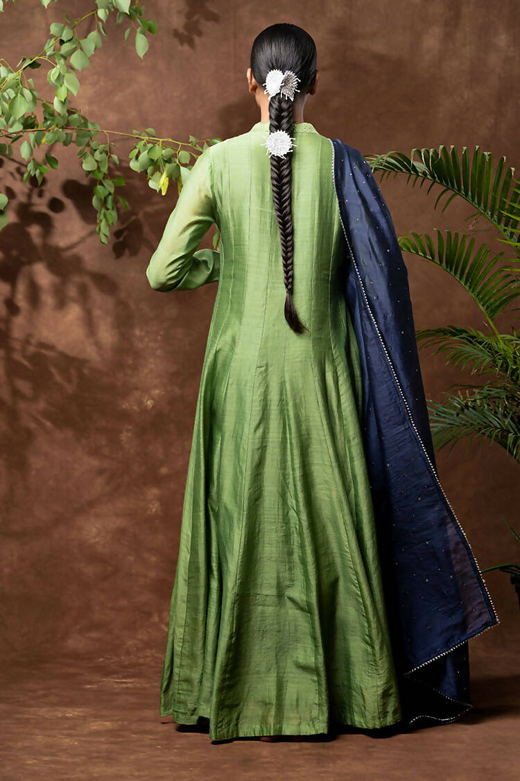 Taraasi Women's Parrot Green Handloom Chanderi Silk Panels And Twisted Pintucks And Hand Embroidered Mukaish/Badla Work Kurta