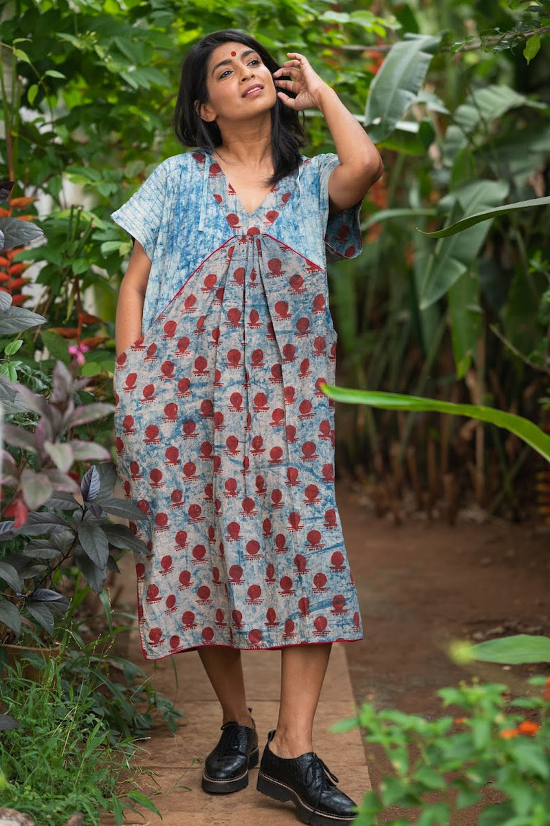 Prathaa 100% Handloom Cotton Puthai Pintucks Kaftan Dress