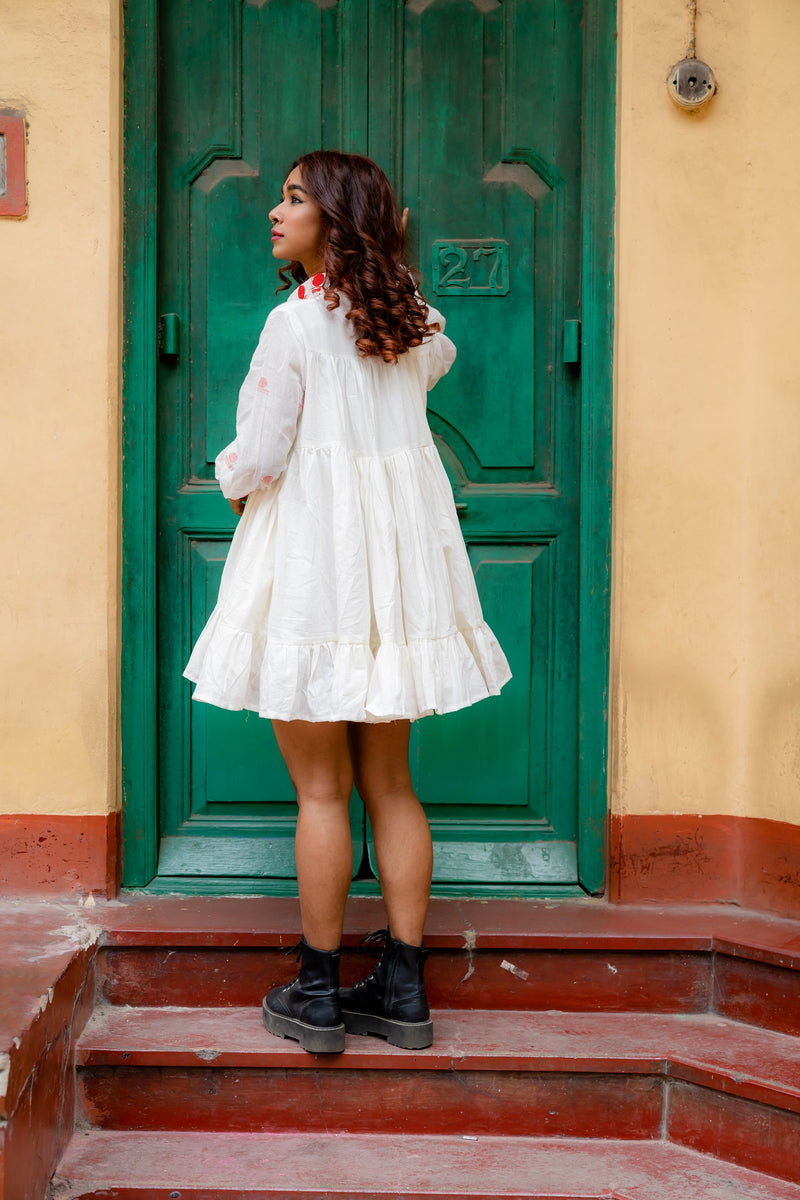 Prathaa Handloom Cotton Shvet Tiered Dress in White