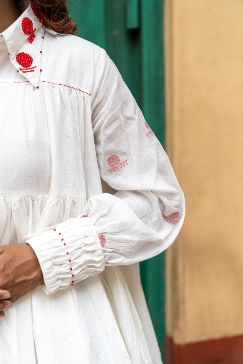 Prathaa Handloom Cotton Shvet Tiered Dress in White