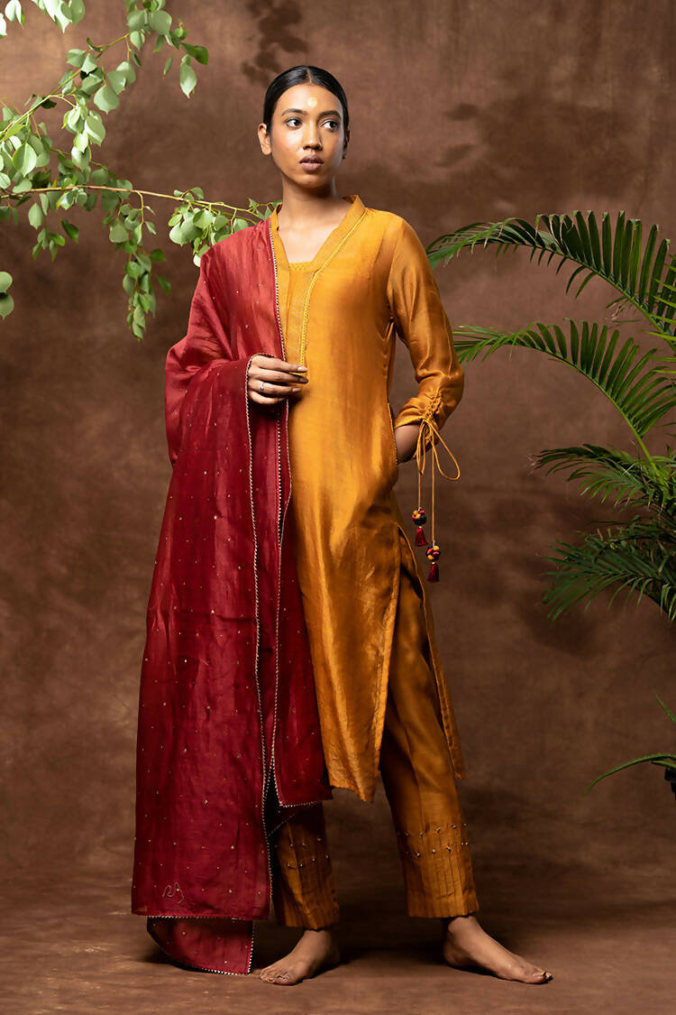 Taraasi Women's Mustard Handloom Chanderi Silk Zari Stiches Kurta