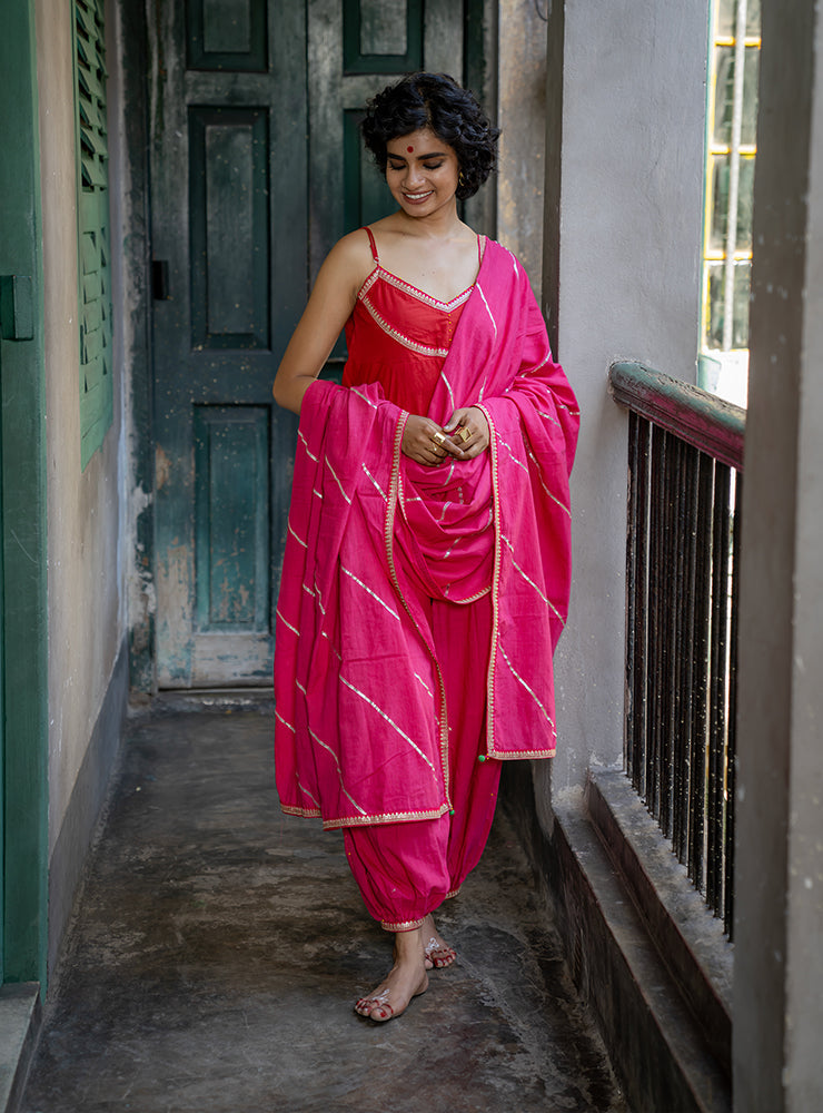 simple diwali outfits rani pink colour dupatta   | Prathaa | Handloom & Sustainable Clothing