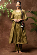 Taraasi Women's Olive Green Handloom Chanderi Silk Hand Embroidered Kurta