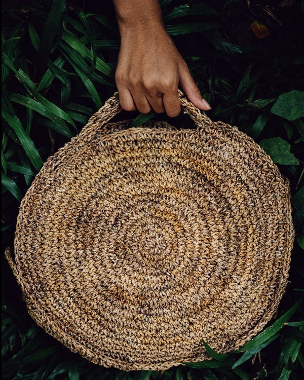 Kaiyare  Self handle round bag in Banana Fibre