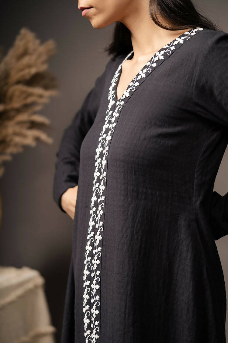 Taraasi Women's Black Handwoven Cotton Intricate Embroidered Dress