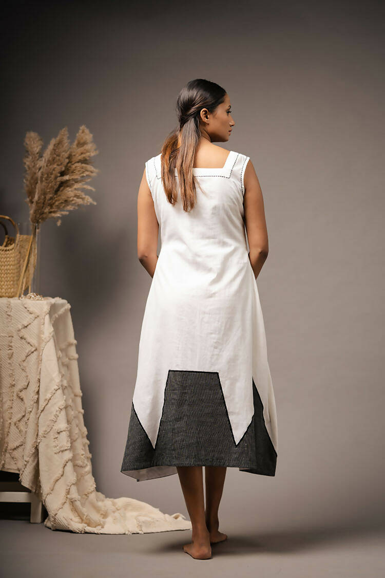 Taraasi Women's White Hand-spun Muslin And Hand-spun Cotton Hand Embroidered Running Stitches Dress