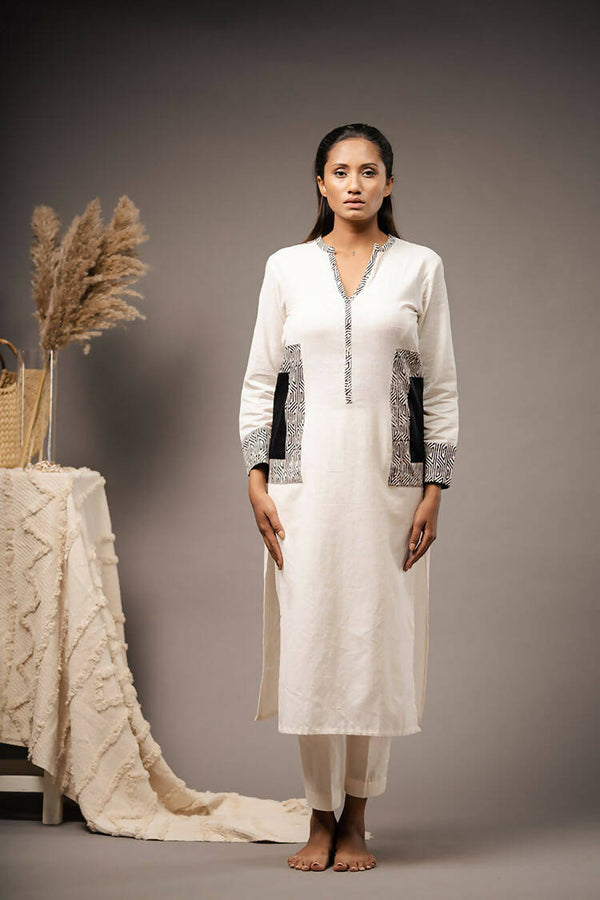 Taraasi Women's Ivory Handwoven Cotton Straight Cut Kurta
