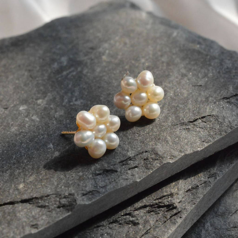 KAOAPH women's gold cultured pearl handcrafted Kiss of Joy earrings